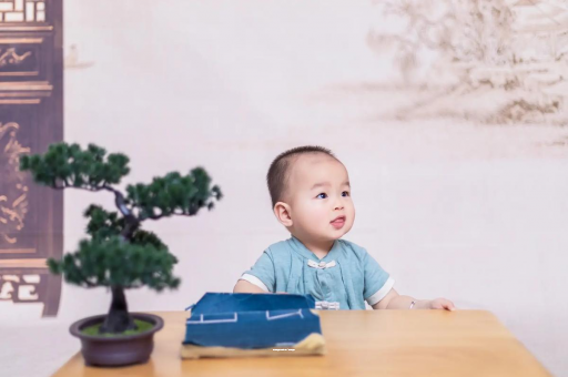 阳春宝宝喊肚子疼怎么回事